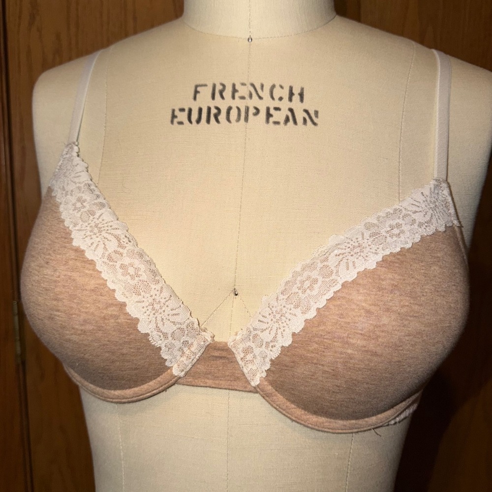 PINK Victoria's Secret Bra Womens 36B Tan Lace Trim Underwire Push Up